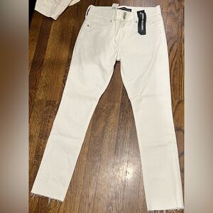 Express Women’s Cropped Legging Jeans – Mid Rise – White – Size 6R (NWT)